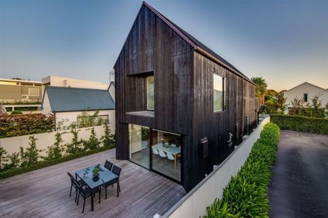 Photo of property in 20 Peacock Street, Christchurch Central, Christchurch, 8013