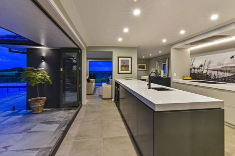 Photo of property in 1568 Old North Road, Helensville, 0875