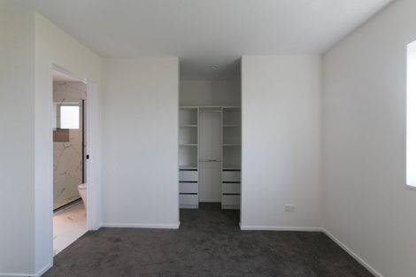 Photo of property in 17e Martin Place, Kelston, Auckland, 0602