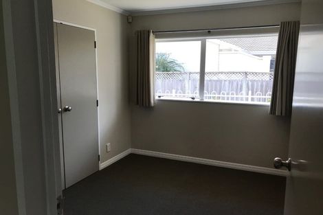 Photo of property in 12 Suncrest Drive, West Harbour, Auckland, 0618