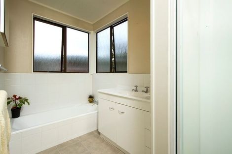 Photo of property in 85 Girrahween Drive, Totara Vale, Auckland, 0629