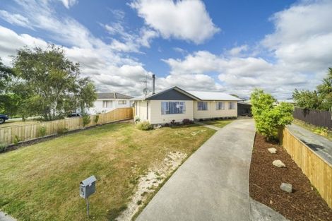 Photo of property in 18 Cumberland Place, Kelvin Grove, Palmerston North, 4414