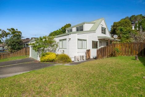 Photo of property in 28 Barbados Drive, Unsworth Heights, Auckland, 0632