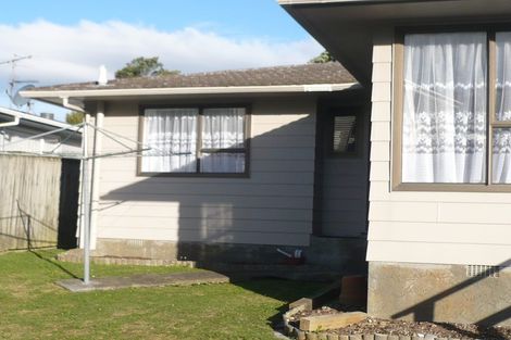 Photo of property in 201a Newlands Road, Newlands, Wellington, 6037