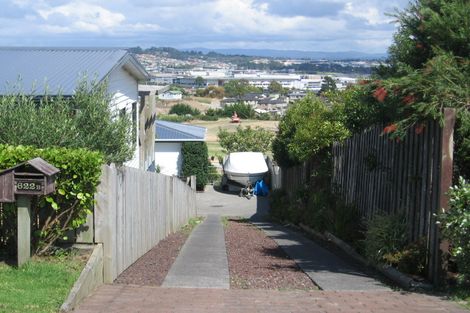 Photo of property in 2/622 East Coast Road, Pinehill, Auckland, 0630