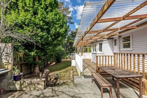 Photo of property in 49 Totaravale Drive, Totara Vale, Auckland, 0629