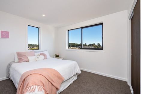 Photo of property in 7 Te Heke Place, Waikanae, 5036