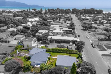Photo of property in 26 Rauparaha Street, Waikanae Beach, Waikanae, 5036