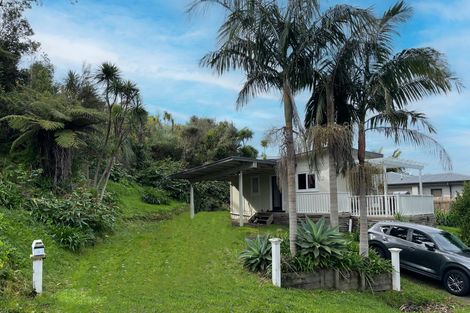 Photo of property in 4 Mceldowney Road, Titirangi, Auckland, 0604