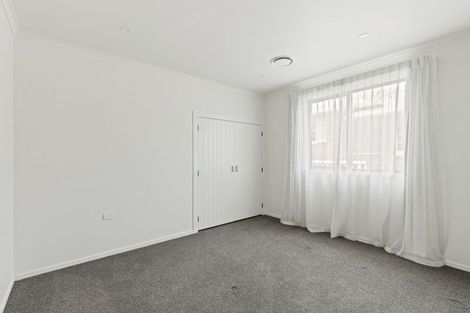 Photo of property in 30 Waiwaka Terrace, Strandon, New Plymouth, 4312