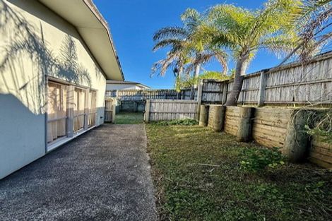 Photo of property in 52 Aspiring Avenue, Clover Park, Auckland, 2019
