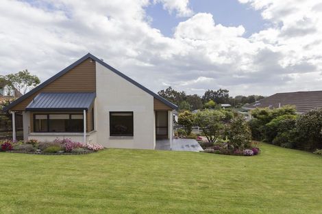 Photo of property in 17 Leven Street, South Hill, Oamaru, 9400