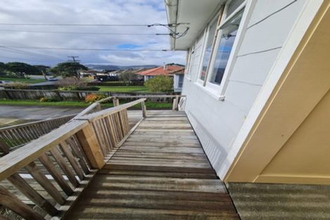 Photo of property in 35 Hukatai Street, Elsdon, Porirua, 5022
