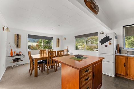 Photo of property in 4 Huia Street, Waikawa, Picton, 7220
