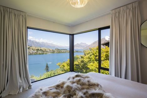 Photo of property in 11 Sunrise Lane, Queenstown, 9300