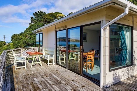 Photo of property in 2 Gordon Road, Plimmerton, Porirua, 5026