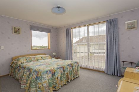 Photo of property in 17 Leven Street, South Hill, Oamaru, 9400