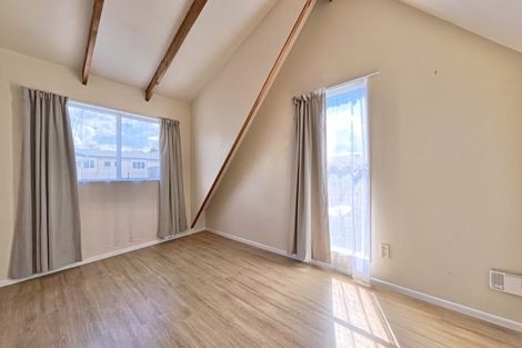 Photo of property in 1/2 Palmer Avenue, Glen Eden, Auckland, 0602