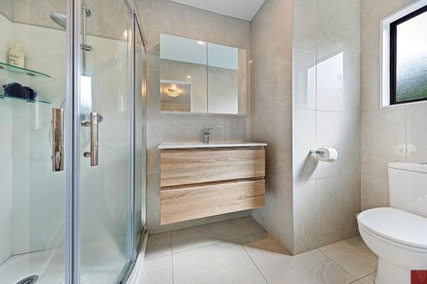 Photo of property in 5 Birman Close, Half Moon Bay, Auckland, 2012