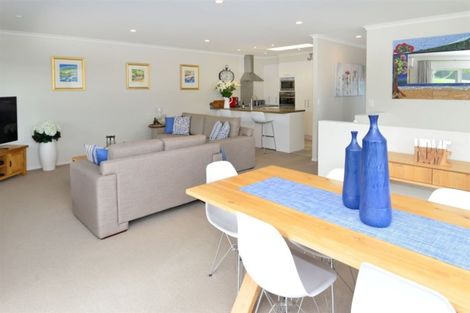 Photo of property in 9a Melia Place, Stanmore Bay, Whangaparaoa, 0932