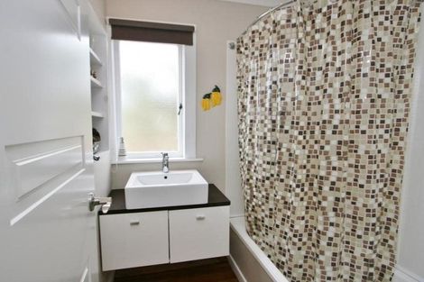 Photo of property in 77 Elliston Crescent, Stanmore Bay, Whangaparaoa, 0932