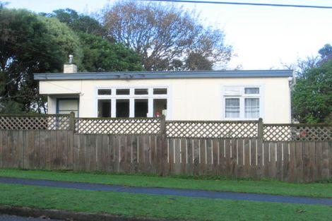 Photo of property in 12 Hira Street, Waikanae, 5036