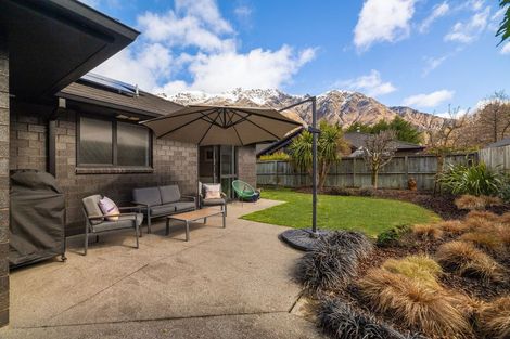 Photo of property in 6 Alluvial Court, Arthurs Point, Queenstown, 9371