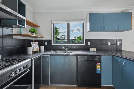Photo of property in 30 Arlette Place, Massey, Auckland, 0614