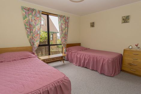 Photo of property in 17 Leven Street, South Hill, Oamaru, 9400