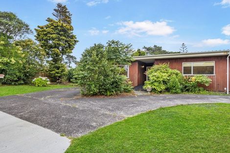 Photo of property in 2/1 Golf Road, New Lynn, Auckland, 0600