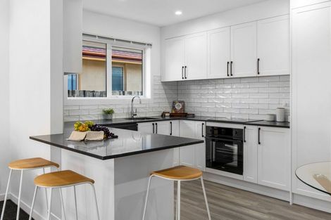 Photo of property in 2/320 Memorial Avenue, Burnside, Christchurch, 8053