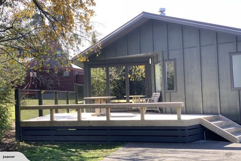 Photo of property in 2 Park Avenue Mews, Ohakune, 4625