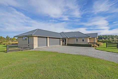 Photo of property in 25 Landsborough Drive, Darfield, 7571
