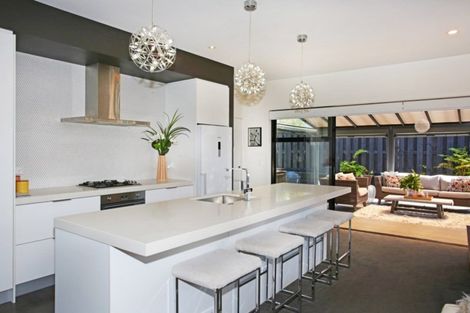 Photo of property in 10 Stockyard Crescent, Pukekohe, 2120