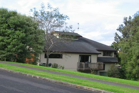 Photo of property in 8 Chisbury Terrace, Shelly Park, Auckland, 2014