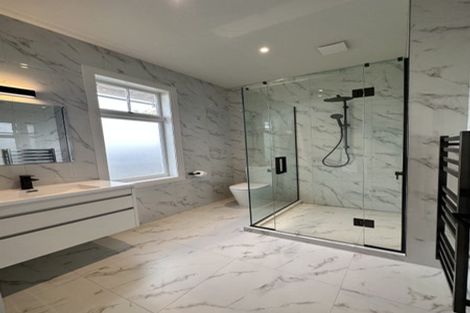 Photo of property in 50 Wairoa Road, Narrow Neck, Auckland, 0624