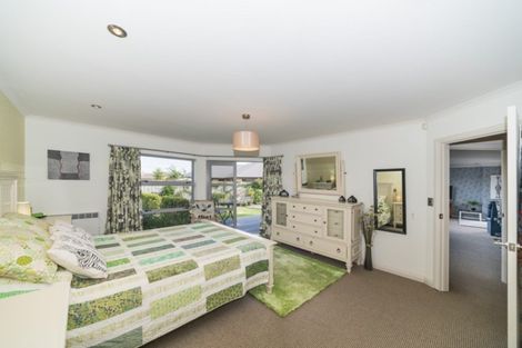 Photo of property in 3 Manhattan Court, Kelvin Grove, Palmerston North, 4414