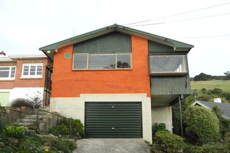 Photo of property in 17 Marine Parade, Macandrew Bay, Dunedin, 9014