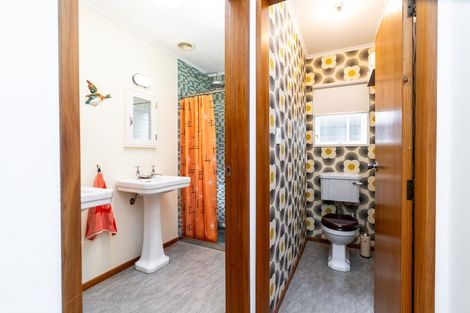 Photo of property in 158 The Esplanade, Houghton Bay, Wellington, 6023