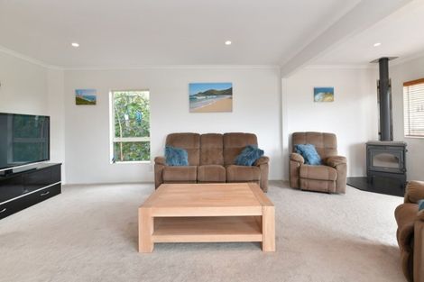 Photo of property in 174 Vipond Road, Stanmore Bay, Whangaparaoa, 0932