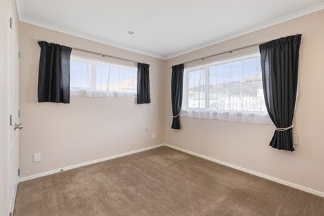 Photo of property in 35 Woodland Mews, Wainuiomata, Lower Hutt, 5014