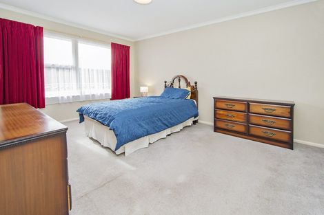 Photo of property in 2/7 Curletts Road, Sockburn, Christchurch, 8042