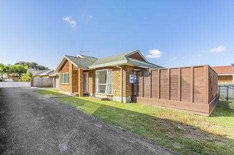 Photo of property in 2/48 Seabrook Avenue, New Lynn, Auckland, 0600