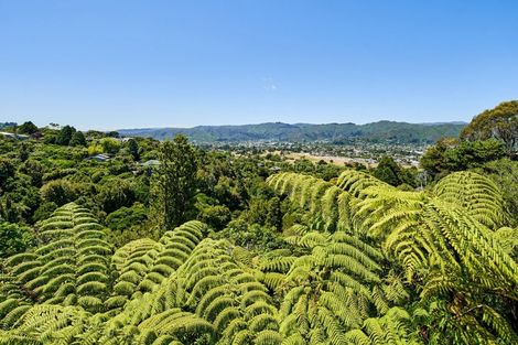 Photo of property in 60 Pomare Road, Tirohanga, Lower Hutt, 5010