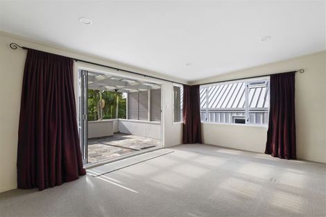 Photo of property in 33 Beulah Avenue, Rothesay Bay, Auckland, 0630