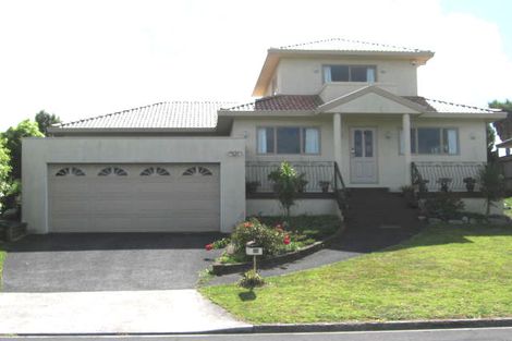 Photo of property in 28 Highgrove Lane, Totara Vale, Auckland, 0632