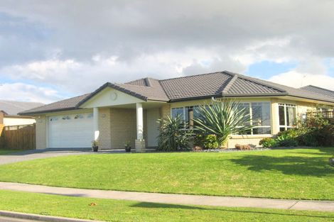 Photo of property in 33 Craigavon Drive, East Tamaki, Auckland, 2013
