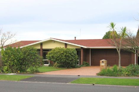 Photo of property in 10 Delamare Road, St Andrews, Hamilton, 3200
