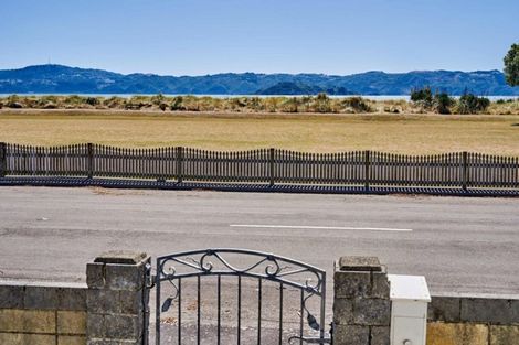 Photo of property in 45 Marine Parade, Eastbourne, Lower Hutt, 5013