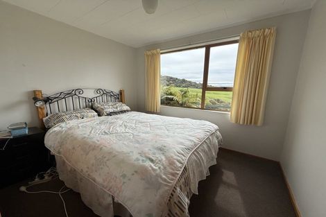 Photo of property in 112 Waikawa Curio Bay Road, Waikawa, Tokanui, 9884